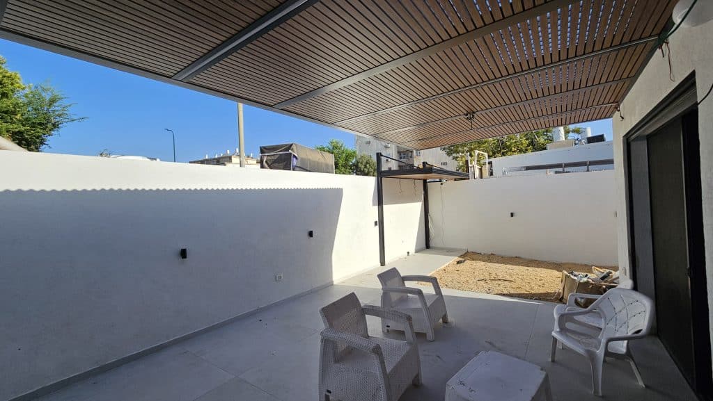 פרגולות עץ בבית שמש